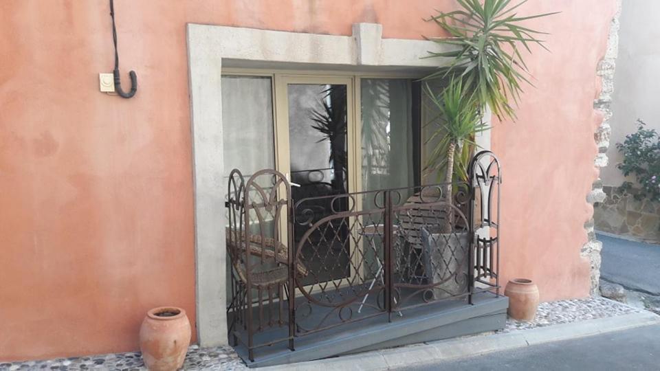 Joli Loft Dans Village Pittoresque Peret Экстерьер фото